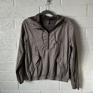 Under Armour Windbreaker/Hoodie